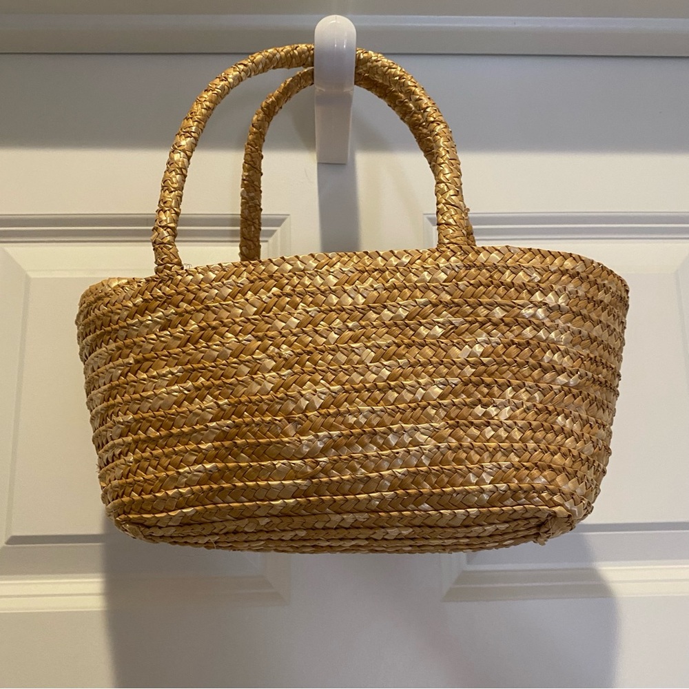 Wicker Flower Bag - Picture 2 of 3